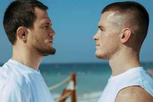 Усман Нурмагомедов в тяжелейшем поединке победил Пола Хьюза