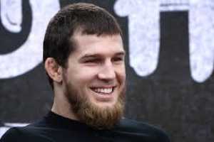 Раисов хочет дебютировать в UFC на турнире в Баку
