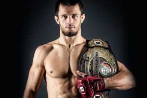 Усман Нурмагомедов подерется с Брентом Примусом 7 октября на Bellator 300