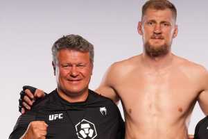 Тактаров предсказывает досрочную победу Волкова над Алмейдой