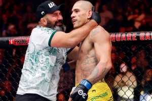 Гловер Тейшейра обещает показать новую версию Перейры в реванше с Анкалаевым