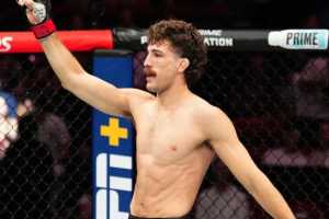 Яркий нокаутер, выступивший на UFC 321, вызвал Ренато «Мойкано» для боя в Австралии