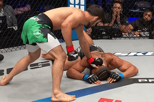 Гаджи Рабаданов удосрочил Кевина Ли в полуфинальной схватке Гран-при легковесов PFL