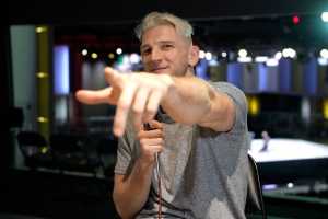 Дэн Хукер о финансовом состоянии Царукяна: «Сыновья богатых папочек добиваются успеха в ММА»