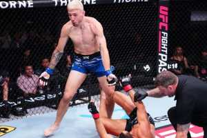 Нокаут на 43 секунде: Кайл Докас оформил неожиданный финиш в бою с Перейрой