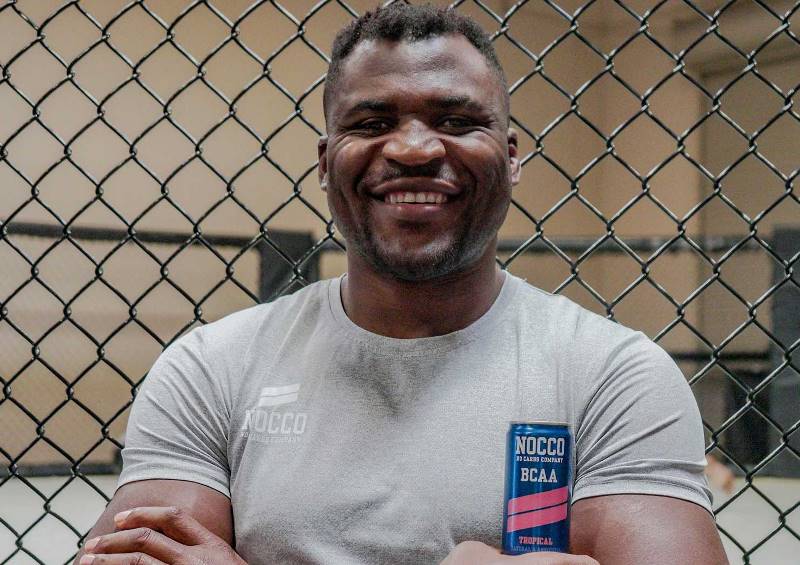 Нганну назвал сроки возвращения в октагон UFC