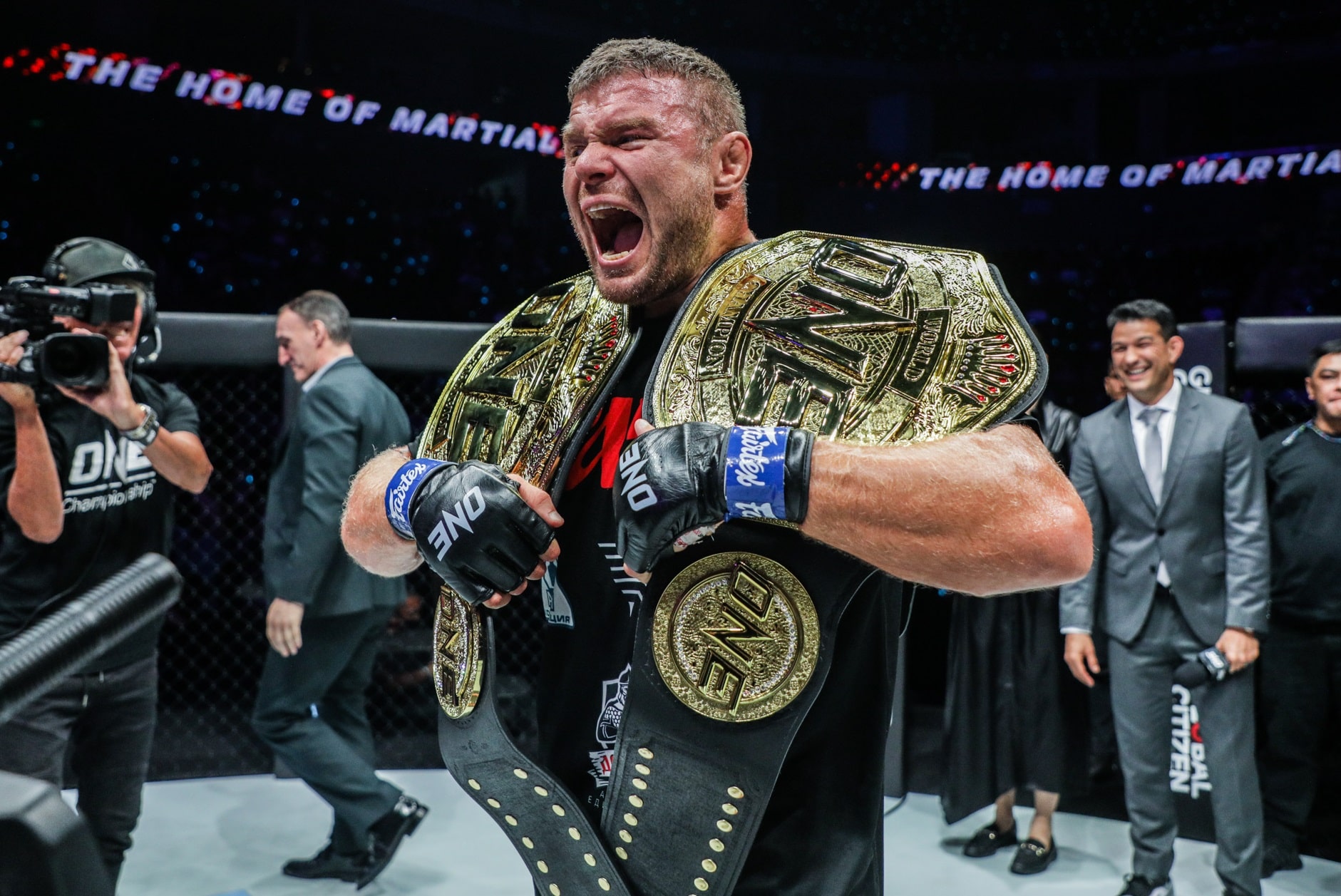 В ONE FC назвали новую дату объединительного поединка Малыхин – Буллар