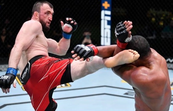 Муслим Салихов проведет следующий бой на ивенте UFC Vegas 75