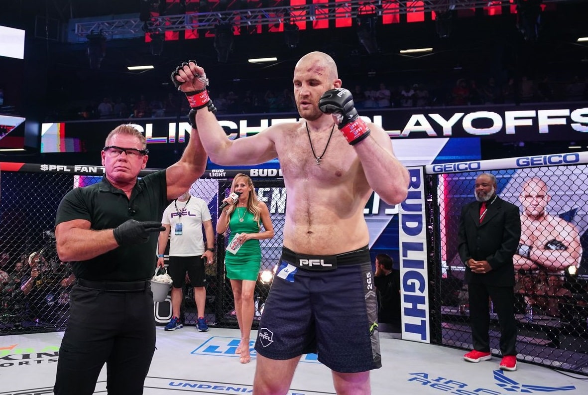 Гольцов и Мохнаткина одержали победы на ивенте PFL 5