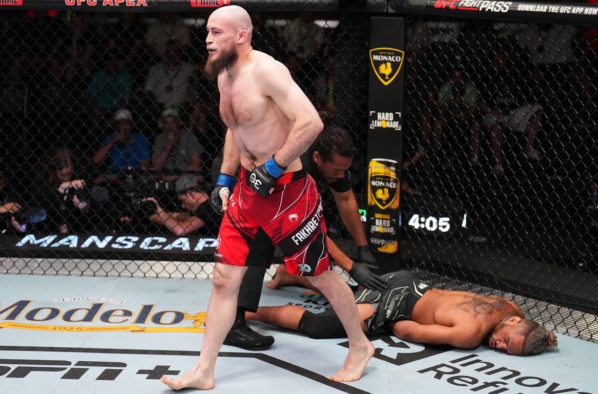 Фахретдинов подписал новый контракт с UFC и получил соперника на следующий бой
