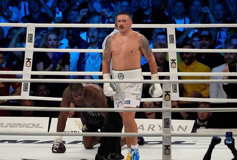 Усик одержал досрочную победу над Дюбуа