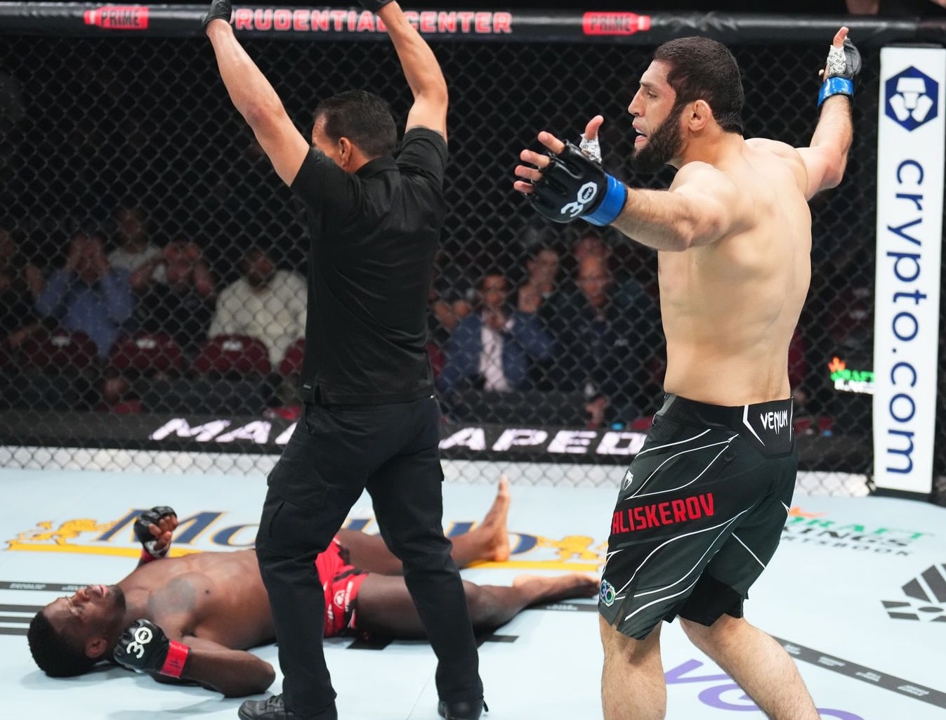 Икрам Алискеров подерется с Энтони Эрнандесом на UFC 298