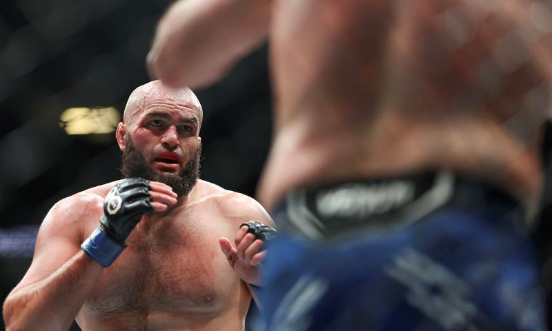 Шамиль Газиев победил Томаса Петерсона на турнире UFC в Саудовской Аравии