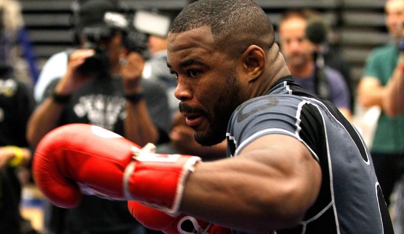 Боксерский поединок экс-чемпионов UFC отменили вместе со всем кардом мероприятия