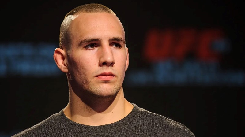 Рори Макдональд рассказал о возвращении в UFC после приглашения в качестве аналитика на UFC 315