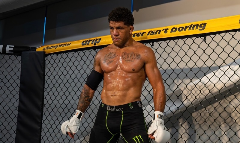 Гилберт Бернс обратился к сопернику и фанатам после поражения на Fight Night 256
