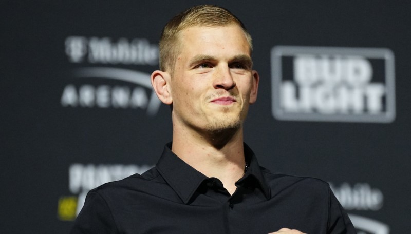 Йен Гэрри о новом чемпионе UFC: «Оставлю его без ушей»
