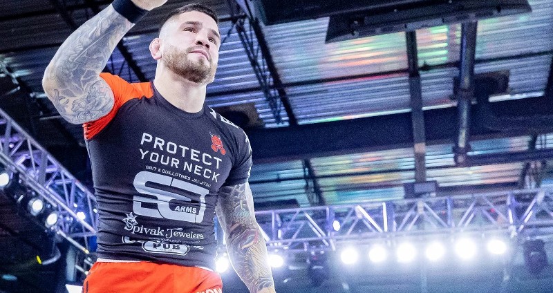 Шон Брэди заявил, что Йен Гэрри отказался драться с ним в главном событии турнира в Ванкувере