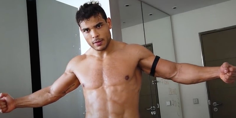 Пауло Коста заявил, что Ренье Де Риддер отказался от боя с ним в пользу Аллена