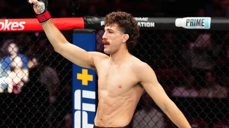 Яркий нокаутер, выступивший на UFC 321, вызвал Ренато «Мойкано» для боя в Австралии